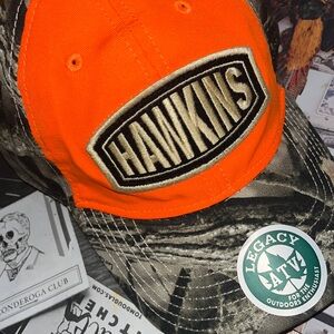 🧢🪵🧢• 🟤 HAWKINS x Adventure Vibes 🟤• 🪵🧢🪵